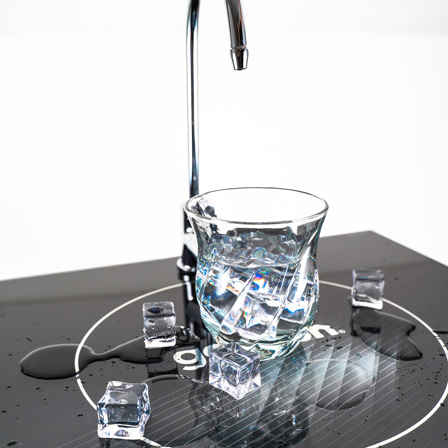 Máy lọc nước 9 cấp Goldsun Gold FA1601(B) màu đen